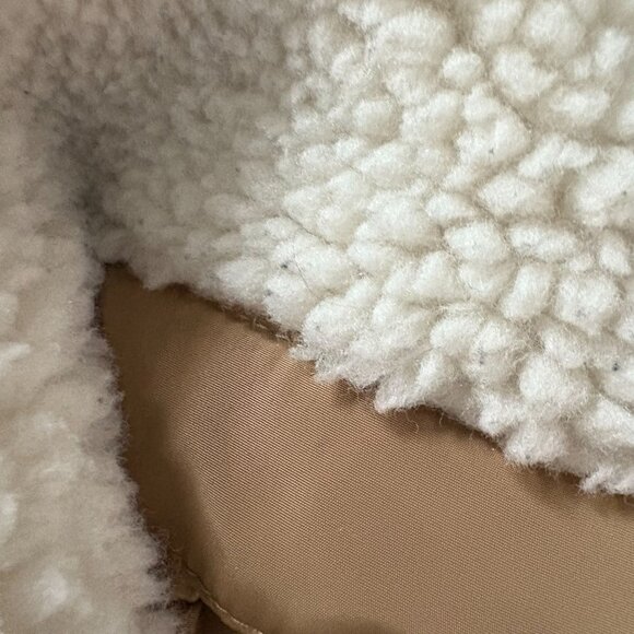 Michael Kors Tan Quilted Jacket W/ Sherpa Collar Zip Closure Womens Size M - Picture 8 of 16